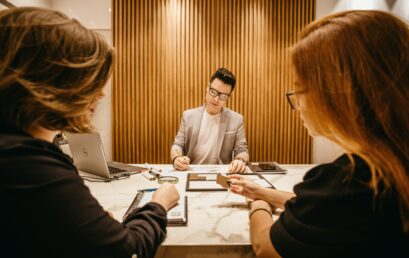 Cần trang bị kiến thức gì để làm việc trong khối Kinh tế?